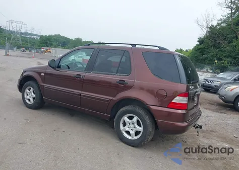 2001 Mercedes-Benz Ml 320 z USA, uszkodzony, nr VIN 4JGAB54EX1A243467